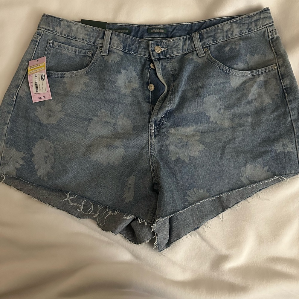 ✨NWT Wild Fable Jean Shorts✨